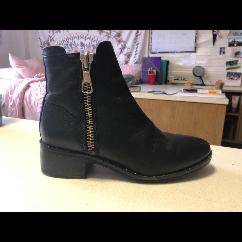 Heeled ankle boots